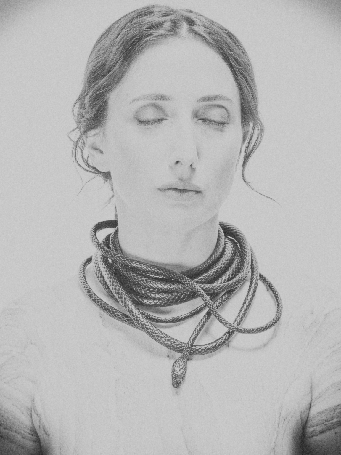 Anoush Anou portrait